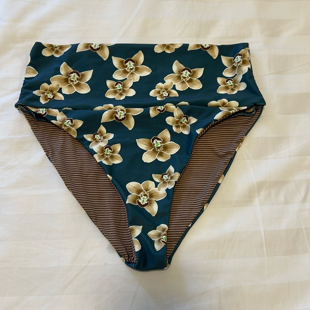 Acacia Echo Bikini Bottom Swim Small in Tropic